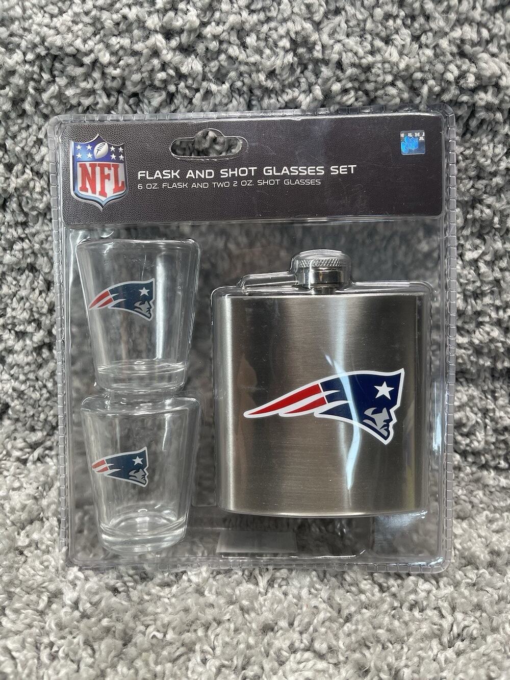 NFL New England Patriots Set Flask & Shot Glass 1 Flask 2 Shot Glass Brand New